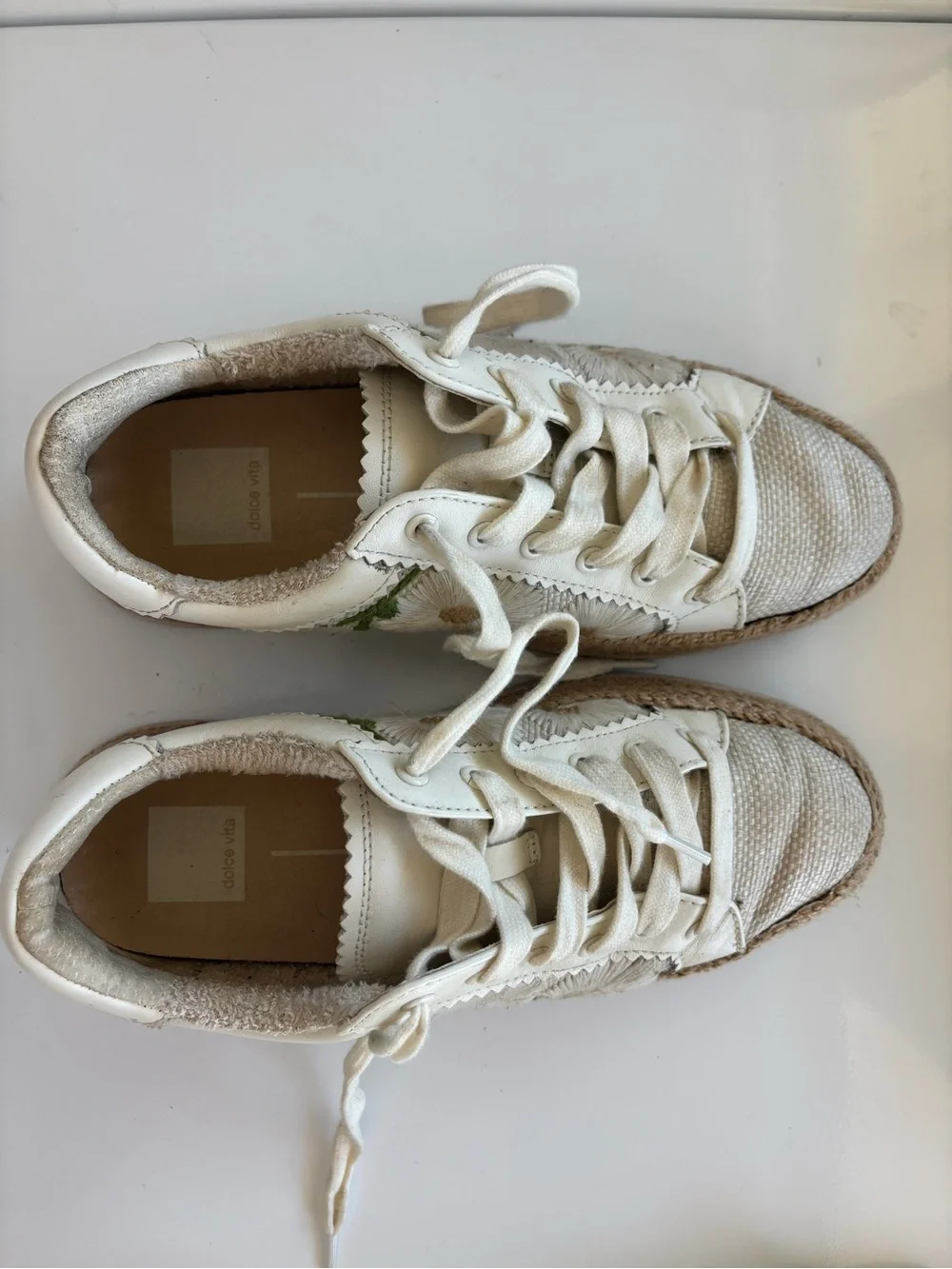 Dolce Vita White Daisy Embroidered Platform Sneakers - Women's 6.5